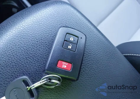 2017 Toyota Rav4 Xle из США, поврежденный, VIN JTMWFREVXHJ149801